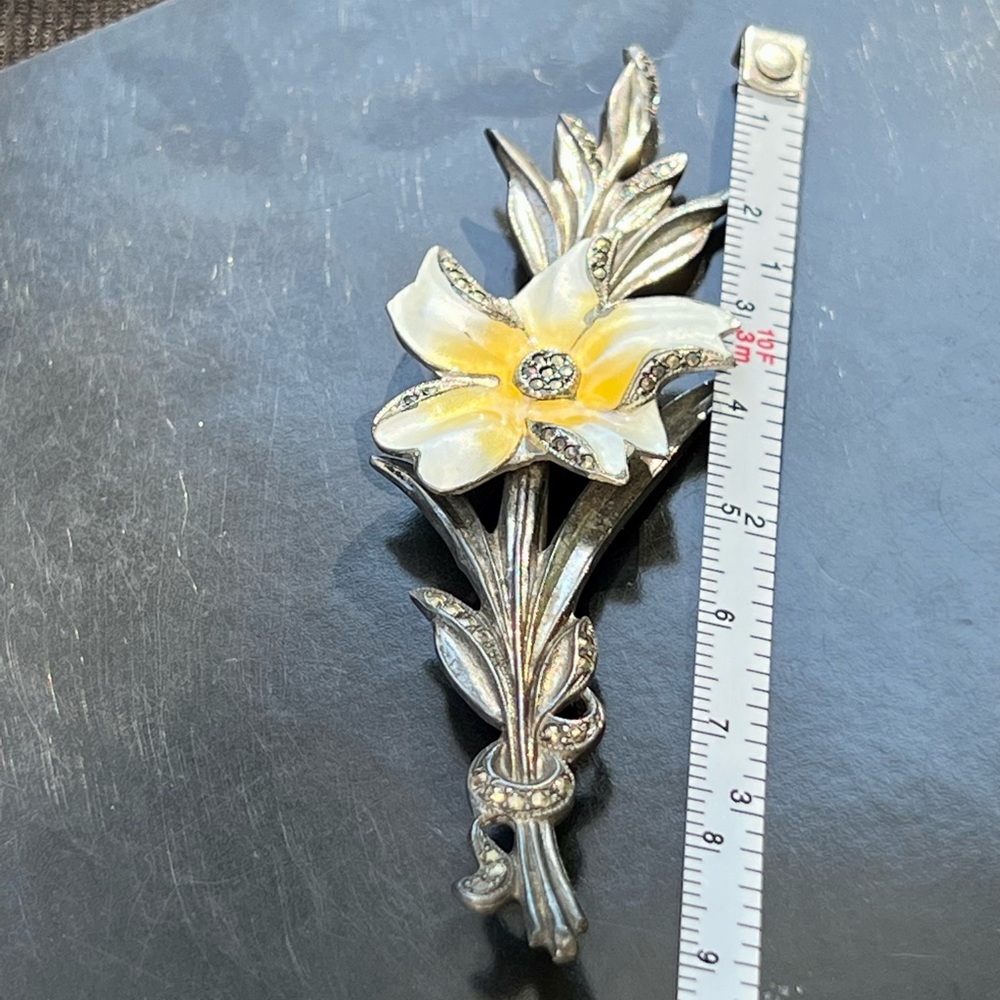 Vintage Sterling Silver Brooch Flower with marcasite and painted enamel